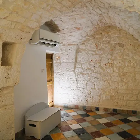 Domus Magistri - A Pochi Passi Dal Centro Storico בית נופש אוסטוני